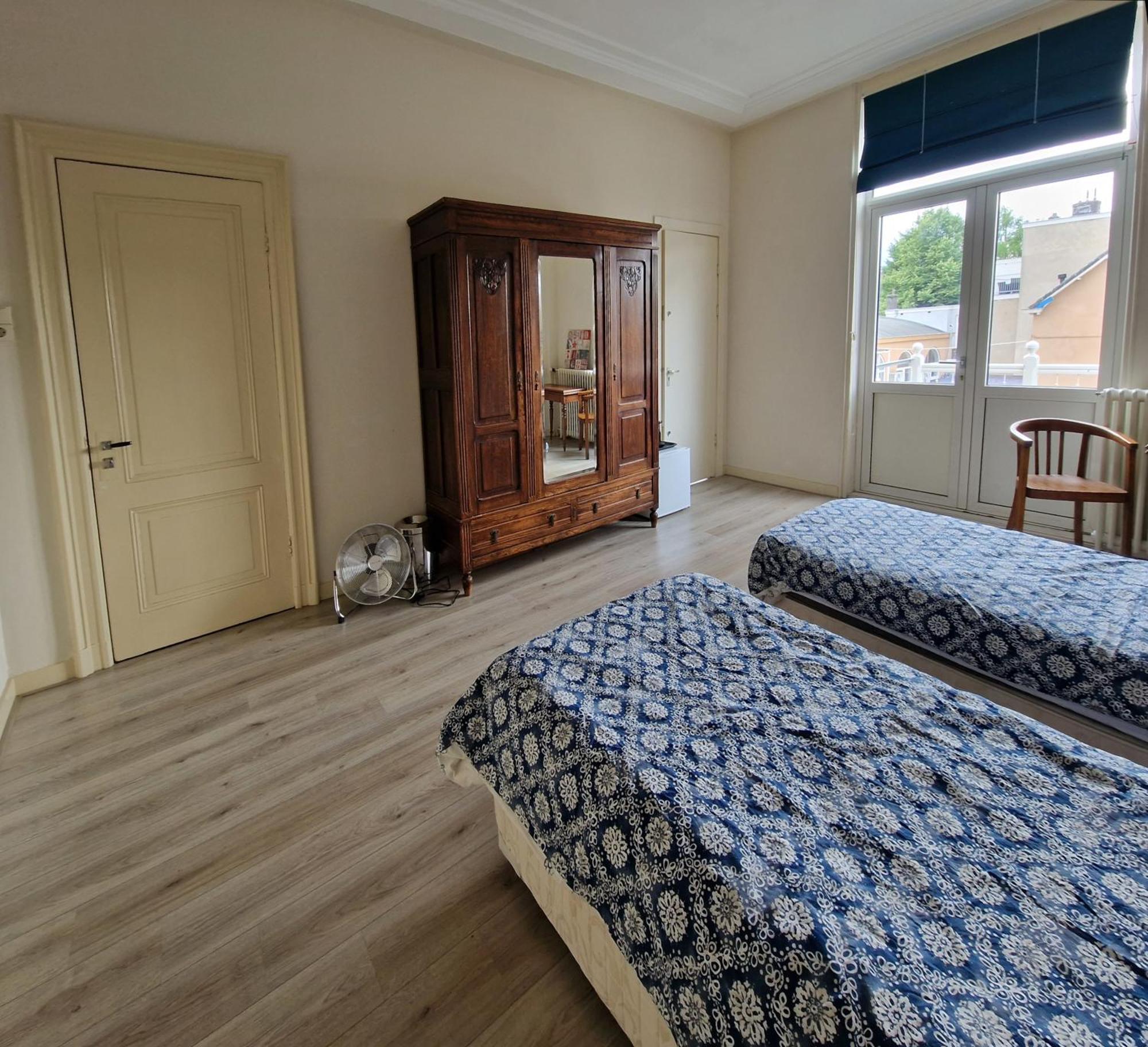 J&J Hotel Nijmegen Ngoại thất bức ảnh
